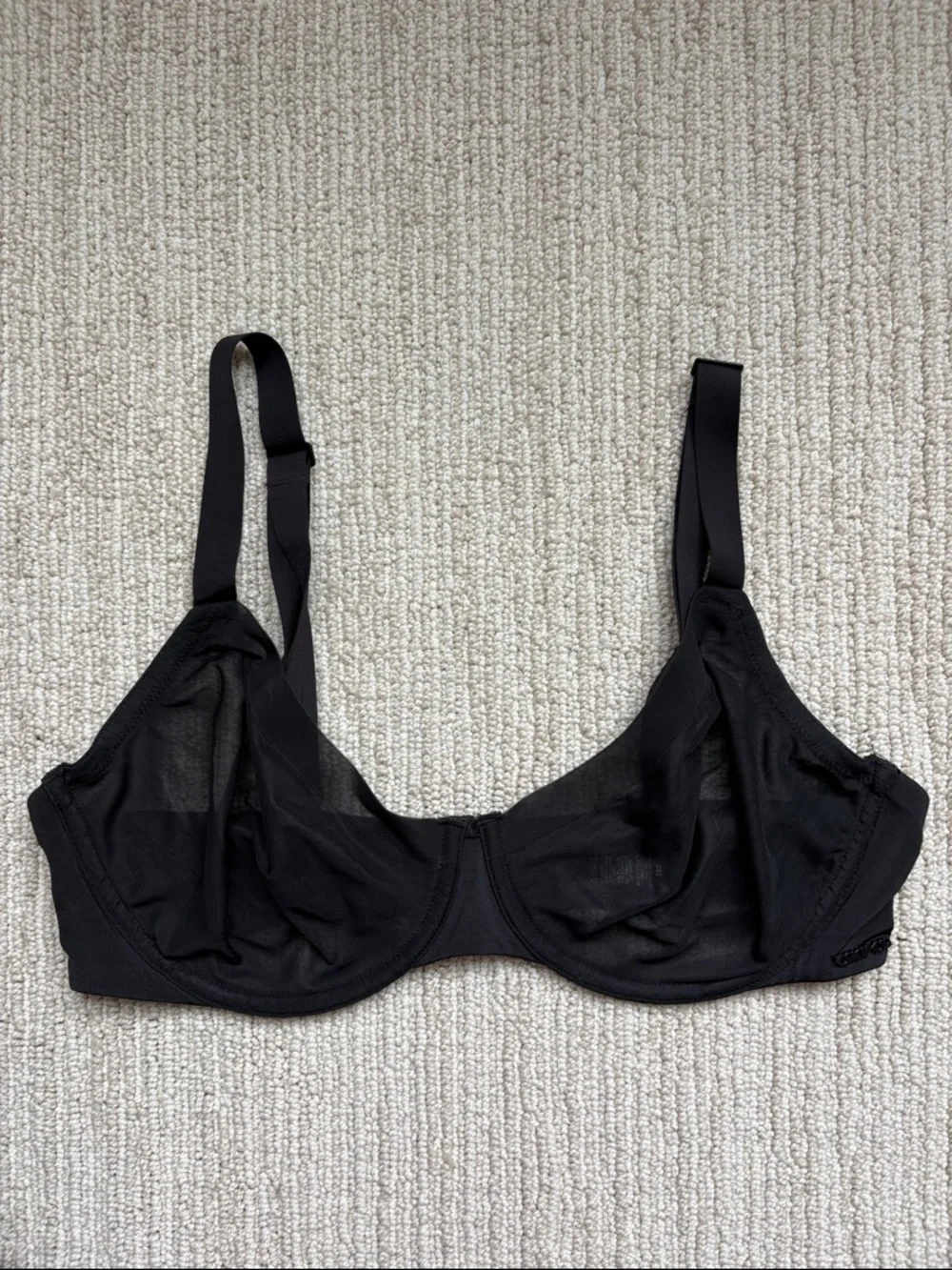 Skims Unlined Demi Bra - Picture 4 of 8